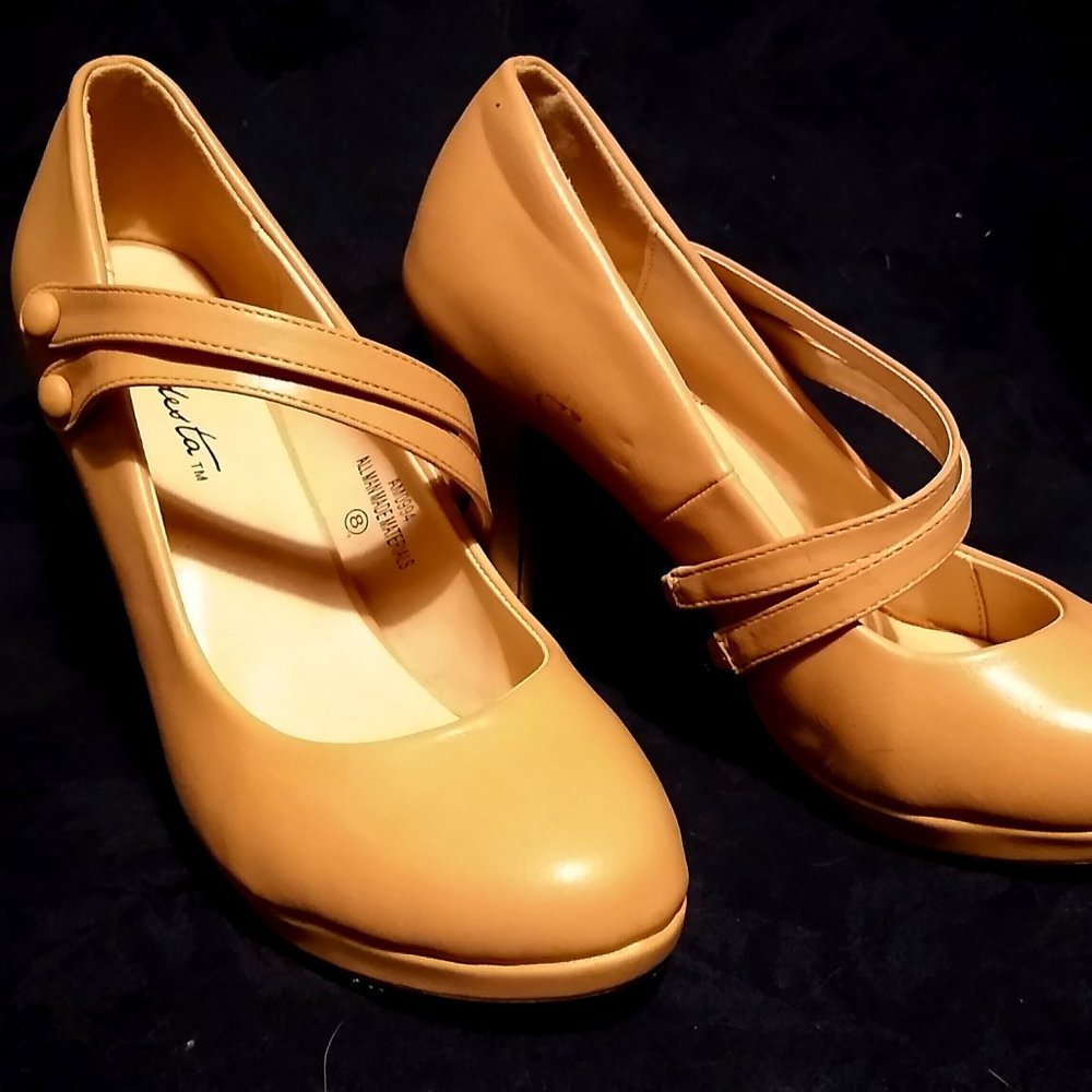Cute Modesto heels size 8
